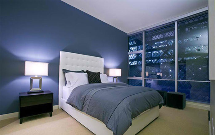 Phòng ngủ màu xanh dậm