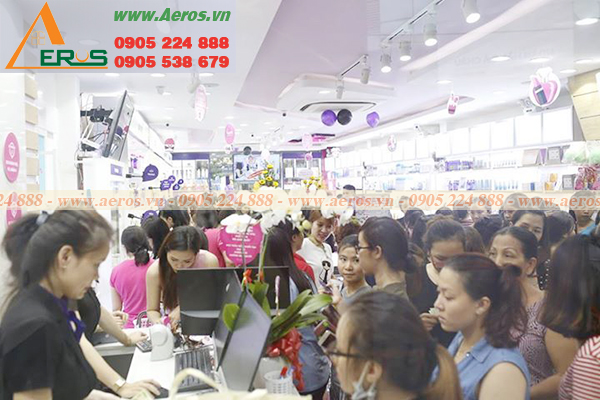 Hình ảnh thi công shop mỹ phẩm NUTY